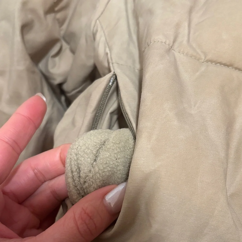 Zara Women's Beige Hooded Puffer Jacket - Picture 8 of 14